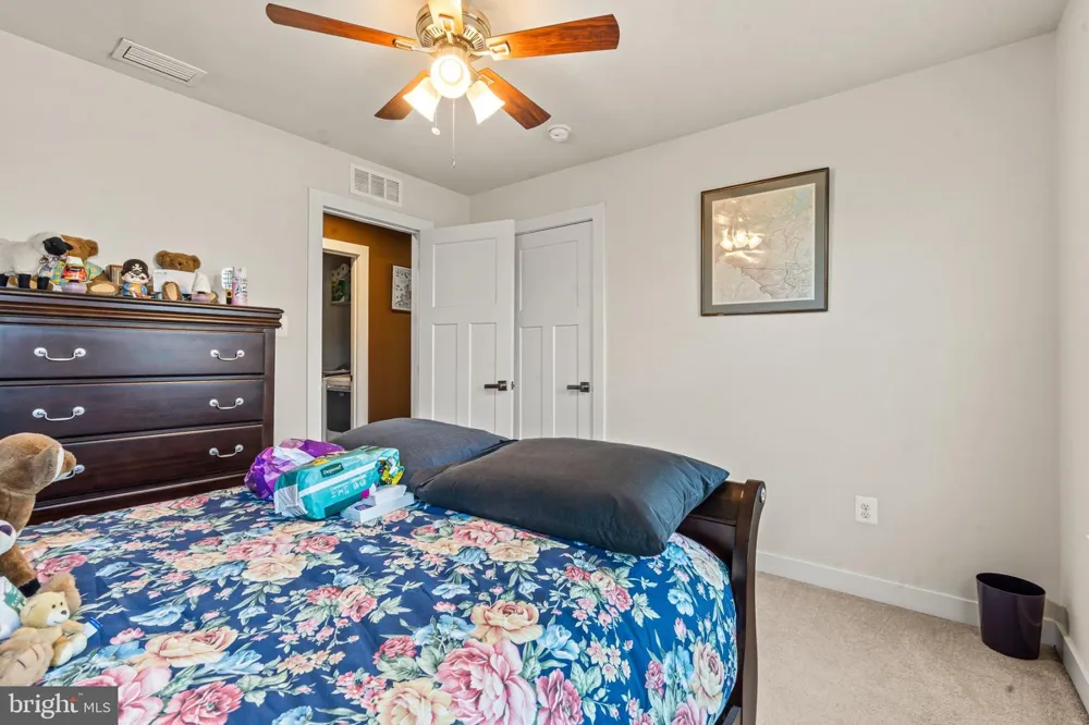 54 VANCOUVER PLACE Falling Waters, WV 25419