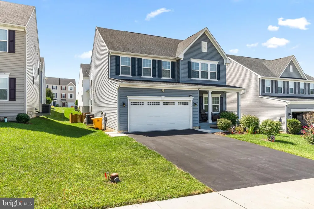 54 VANCOUVER PLACE Falling Waters, WV 25419