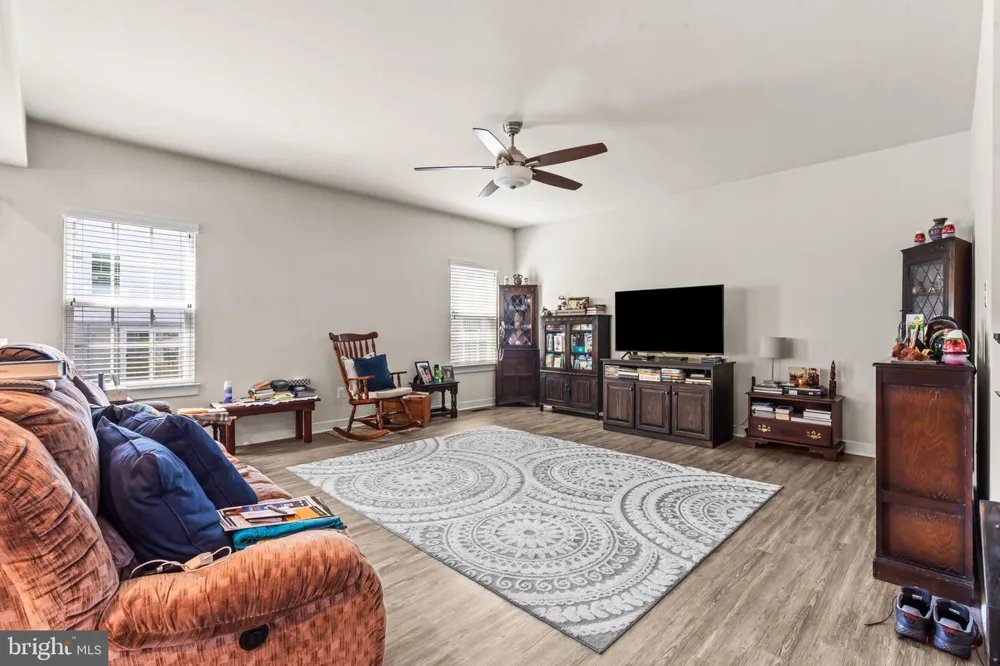 54 VANCOUVER PLACE Falling Waters, WV 25419