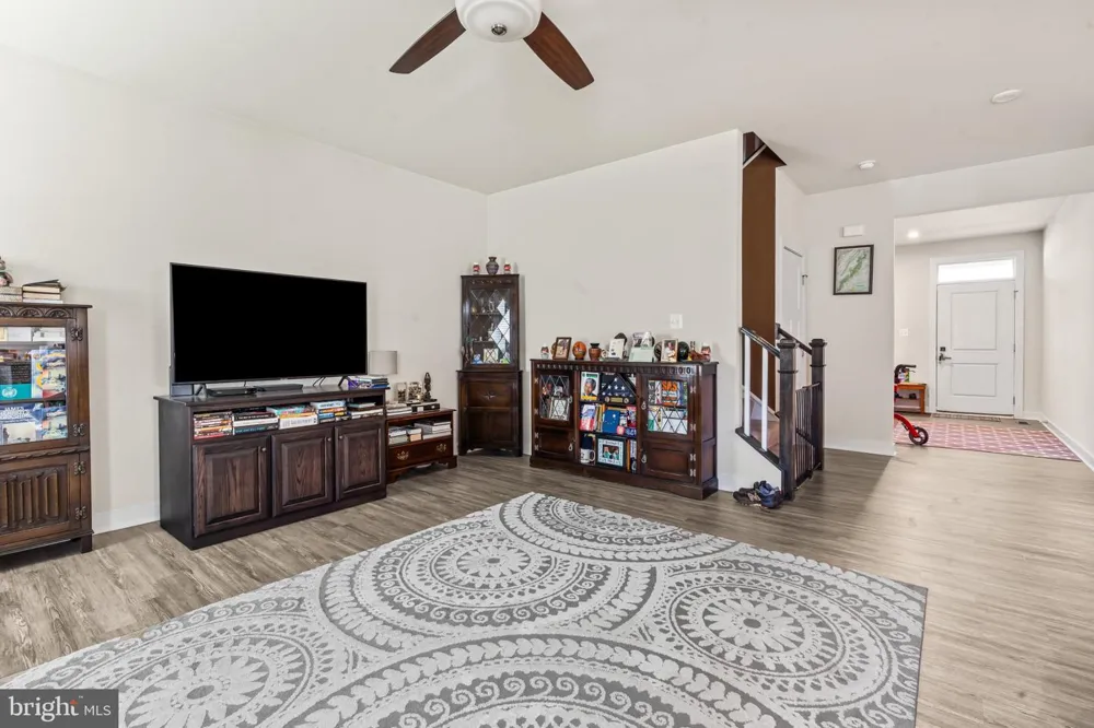 54 VANCOUVER PLACE Falling Waters, WV 25419