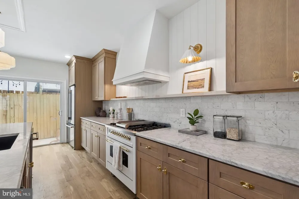 1731 CHRISTIAN STREET Philadelphia, PA 19146