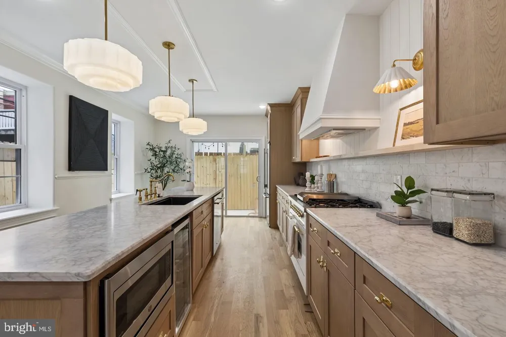 1731 CHRISTIAN STREET Philadelphia, PA 19146
