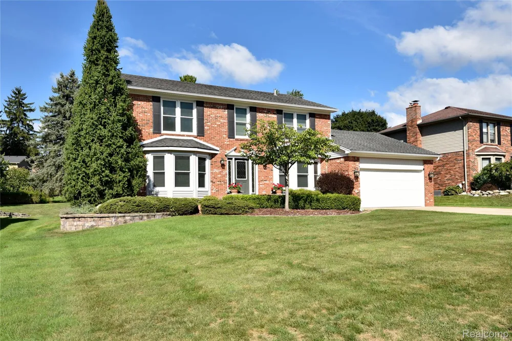 1325 Royal Crescent Street Rochester Hills City, MI 48306