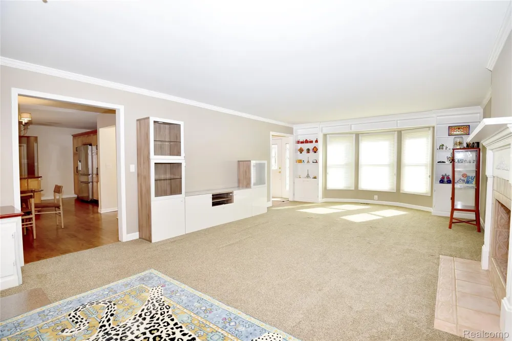 1325 Royal Crescent Street Rochester Hills City, MI 48306