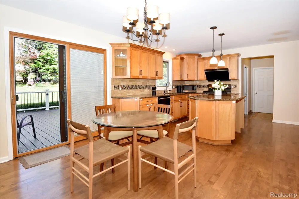 1325 Royal Crescent Street Rochester Hills City, MI 48306