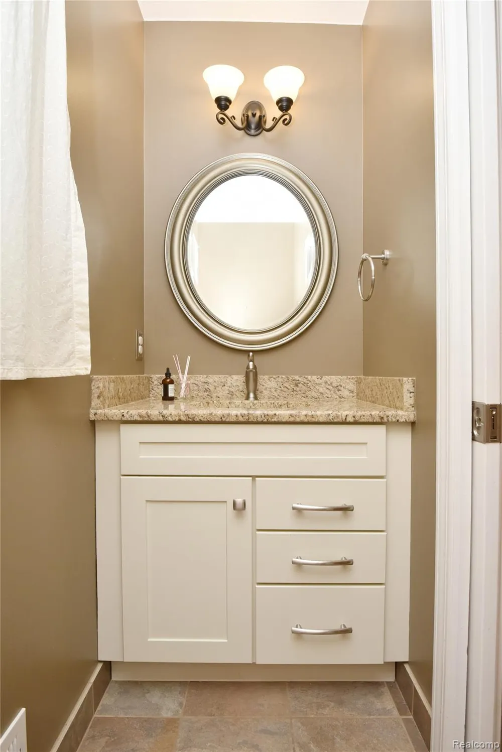 1325 Royal Crescent Street Rochester Hills City, MI 48306