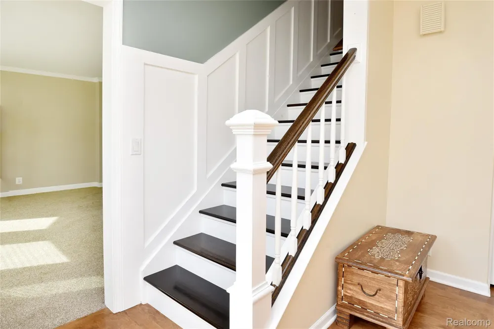 1325 Royal Crescent Street Rochester Hills City, MI 48306