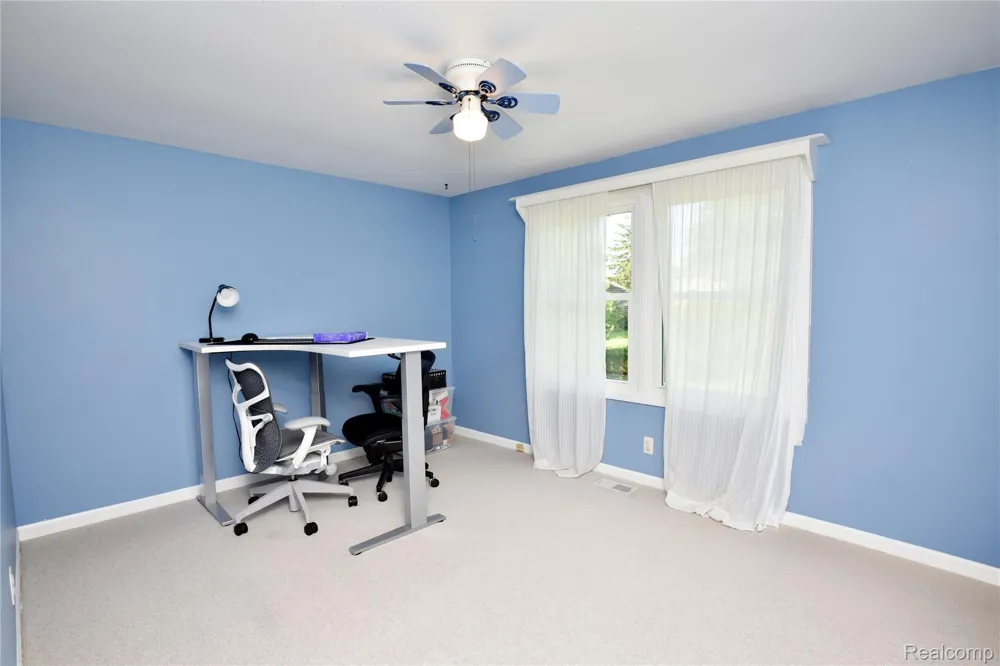 1325 Royal Crescent Street Rochester Hills City, MI 48306