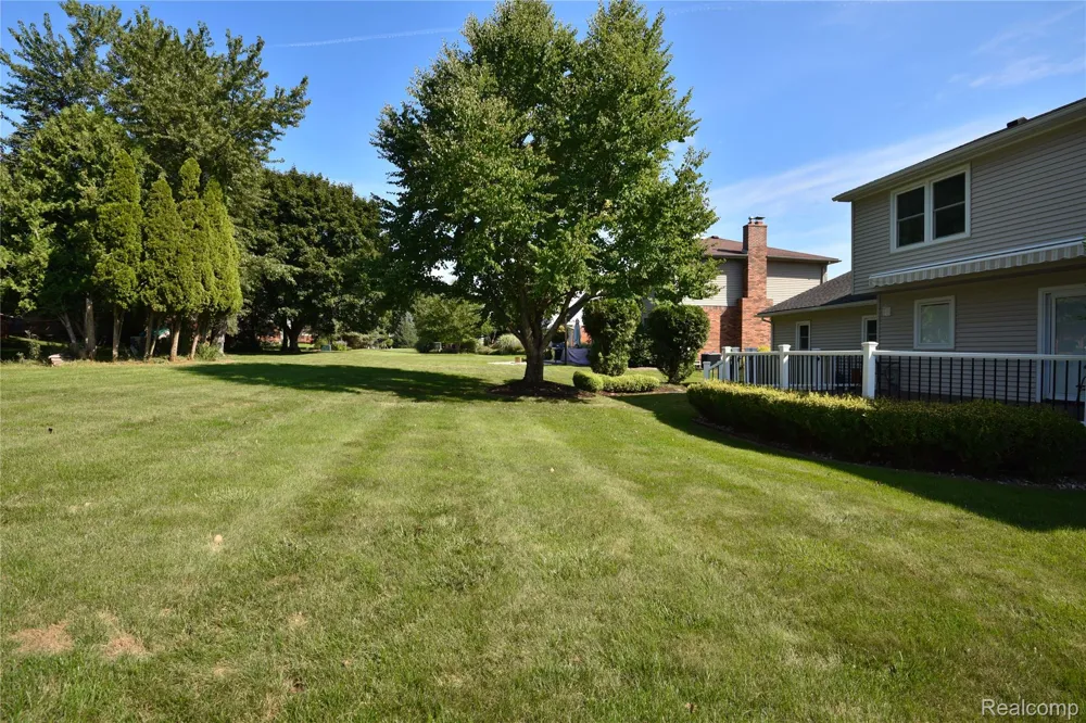 1325 Royal Crescent Street Rochester Hills City, MI 48306
