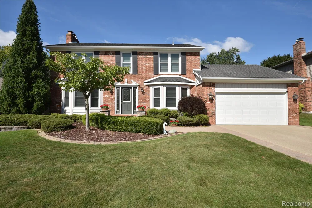1325 Royal Crescent Street Rochester Hills City, MI 48306