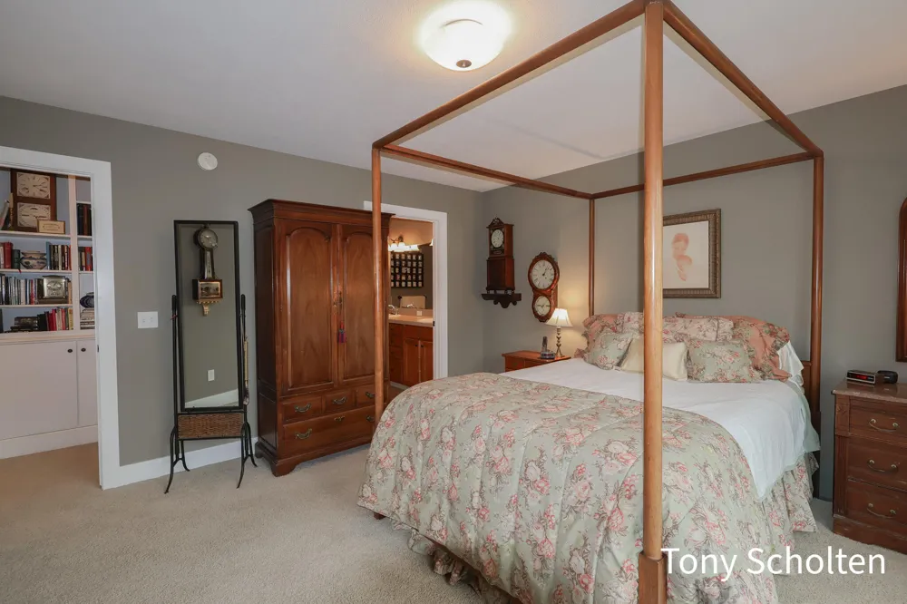 11589 Wilmington Drive Allendale Charter Township, MI 49401