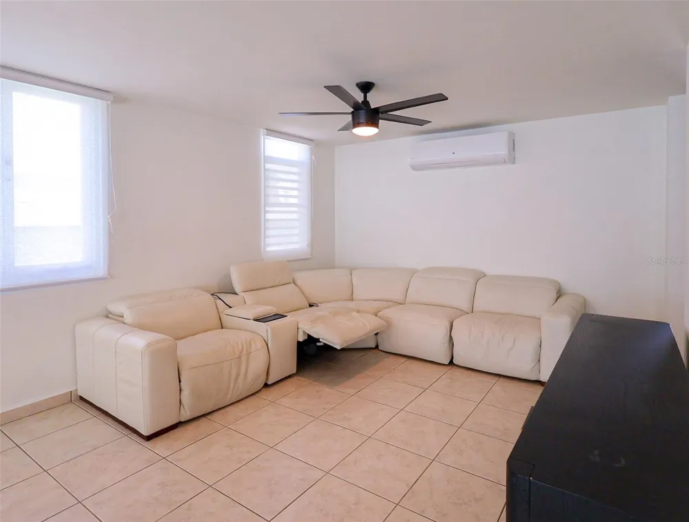 527 MAR CARIBE ST Dorado, PR 00646