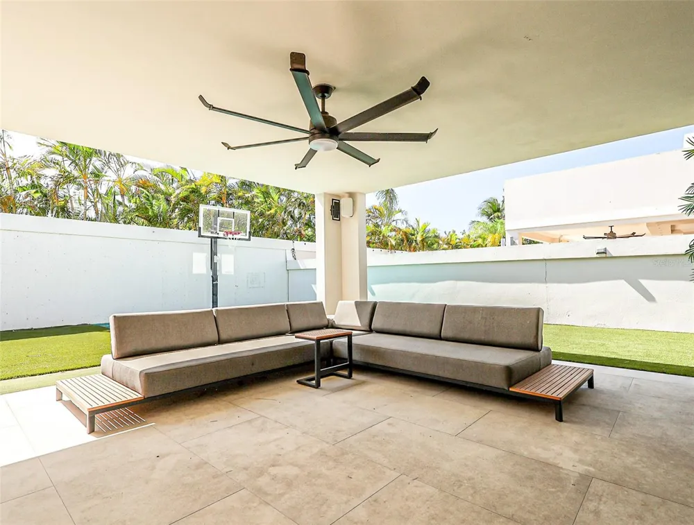 527 MAR CARIBE ST Dorado, PR 00646