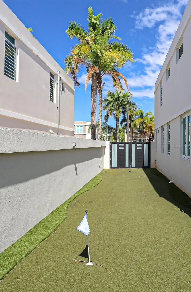 527 MAR CARIBE ST Dorado, PR 00646