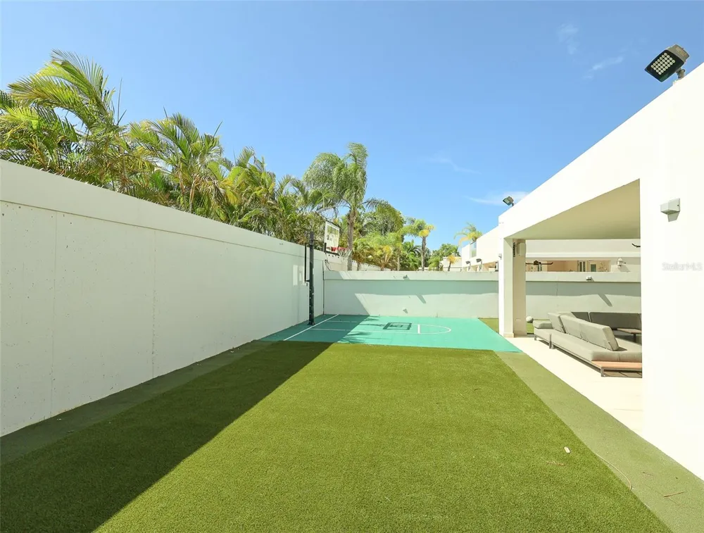 527 MAR CARIBE ST Dorado, PR 00646