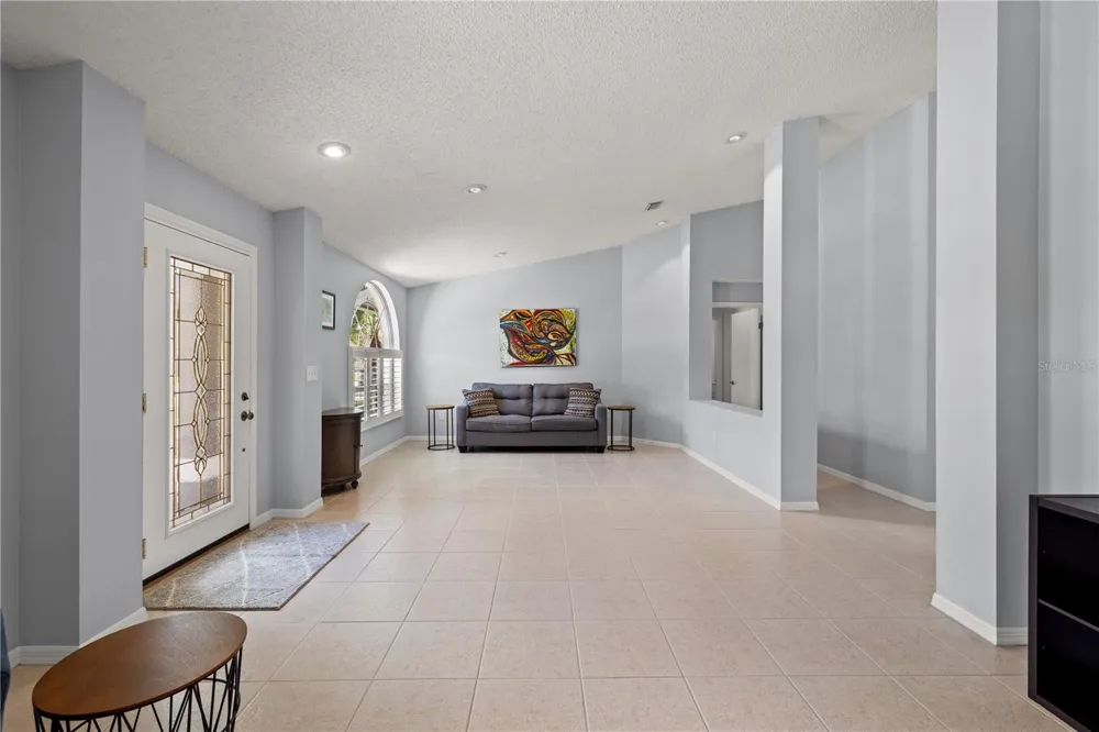 9211 MILL CIRCLE Tampa, FL 33647