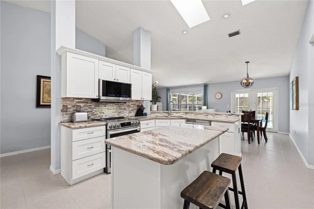 9211 MILL CIRCLE Tampa, FL 33647