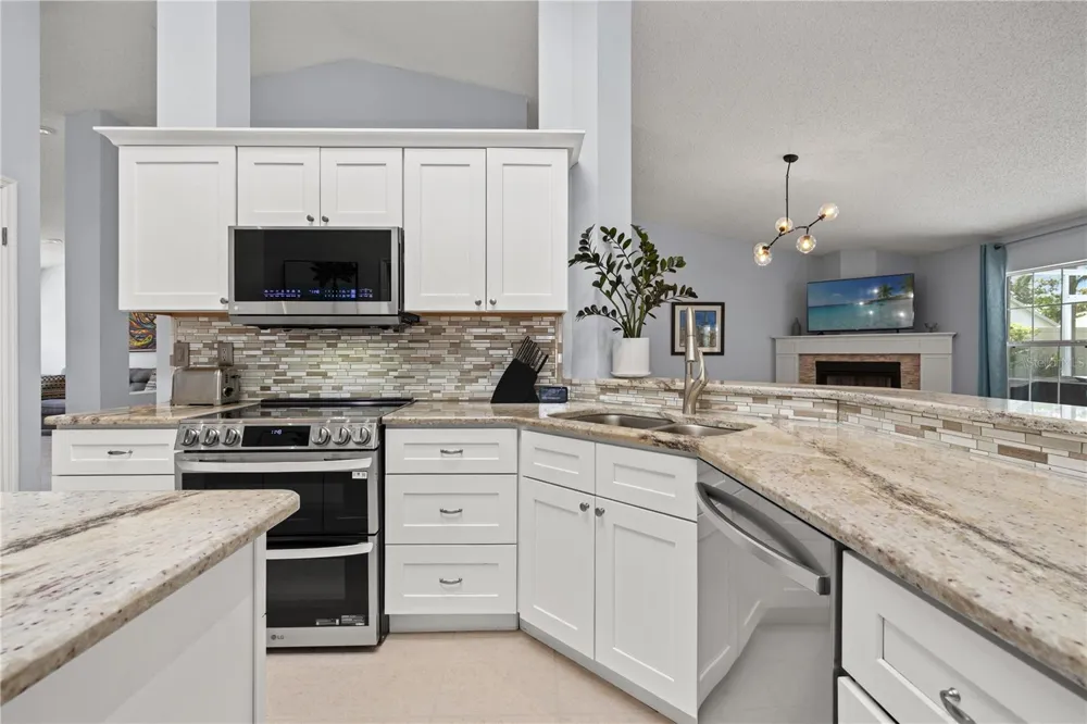 9211 MILL CIRCLE Tampa, FL 33647