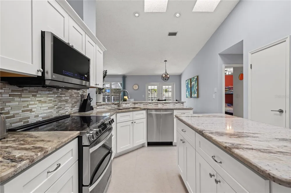 9211 MILL CIRCLE Tampa, FL 33647