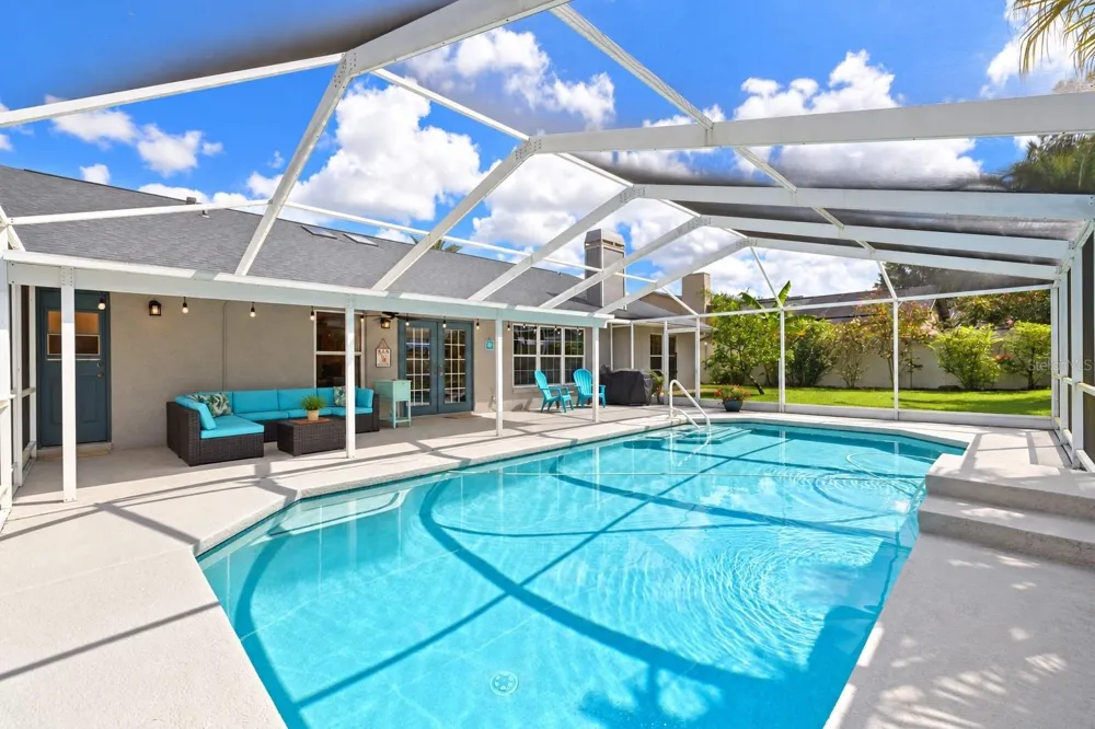 9211 MILL CIRCLE Tampa, FL 33647