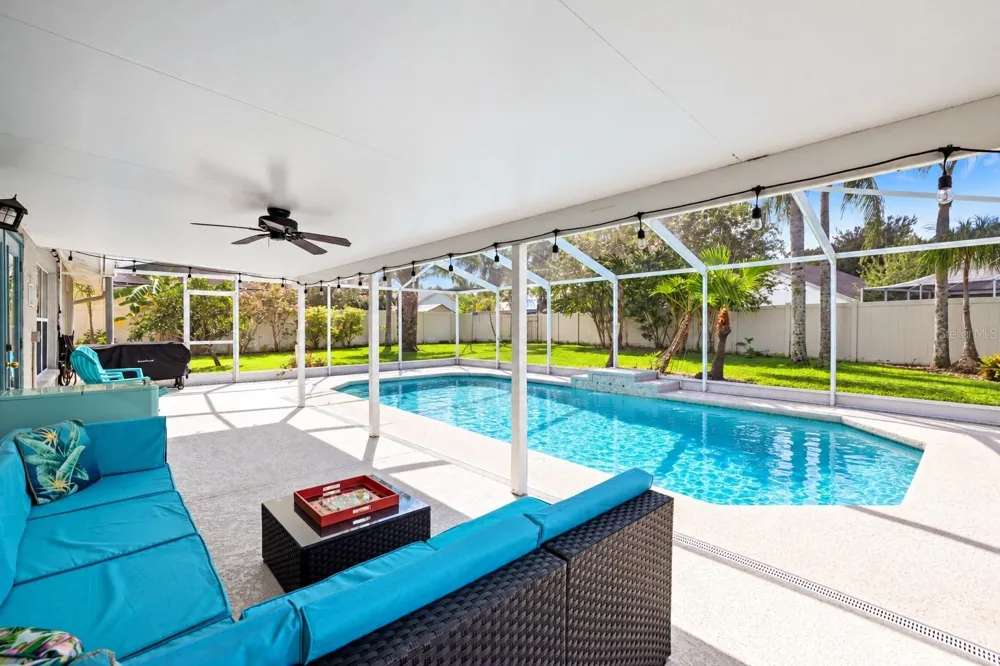 9211 MILL CIRCLE Tampa, FL 33647