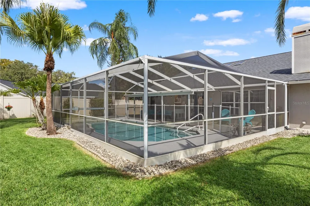 9211 MILL CIRCLE Tampa, FL 33647