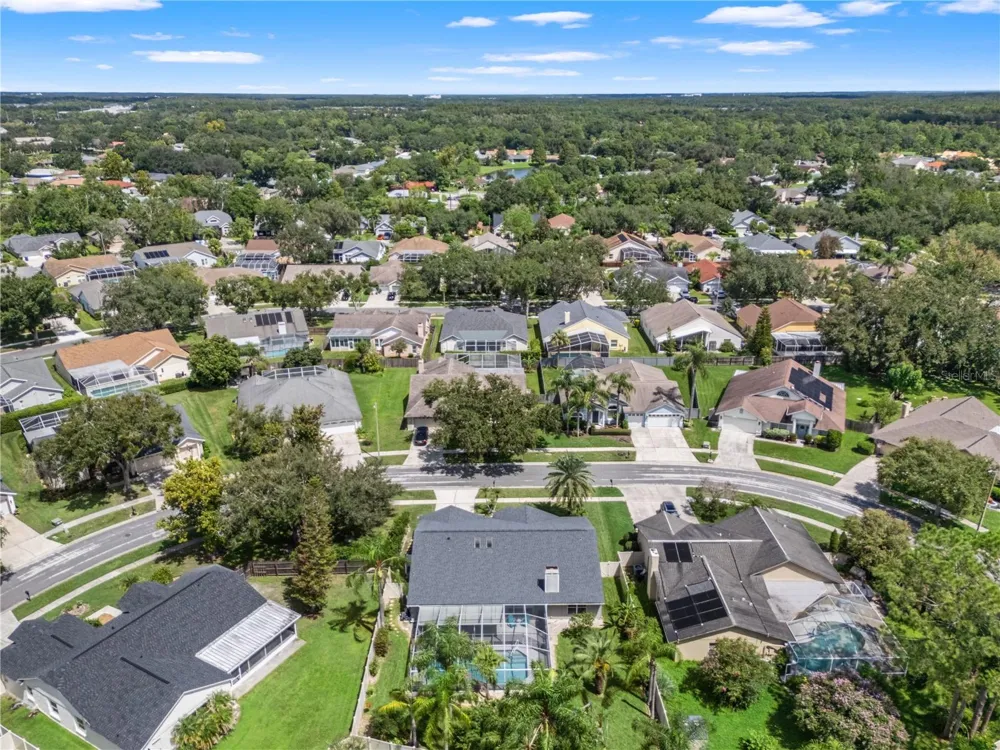 9211 MILL CIRCLE Tampa, FL 33647