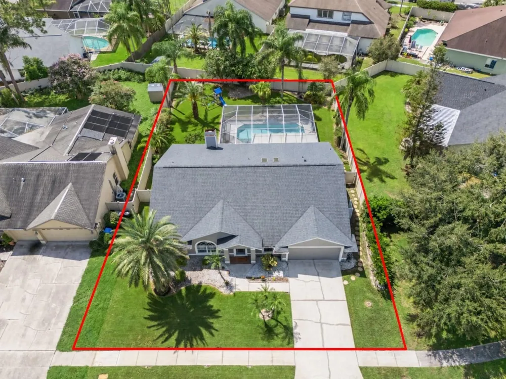 9211 MILL CIRCLE Tampa, FL 33647