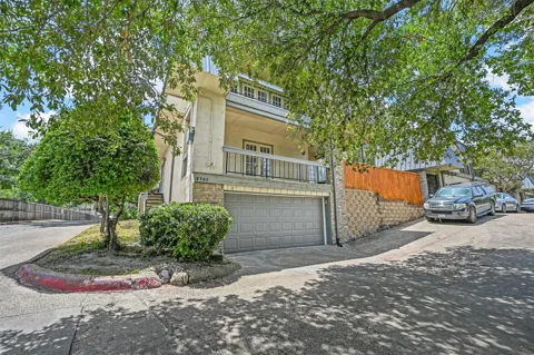 8560 Park Lane #106