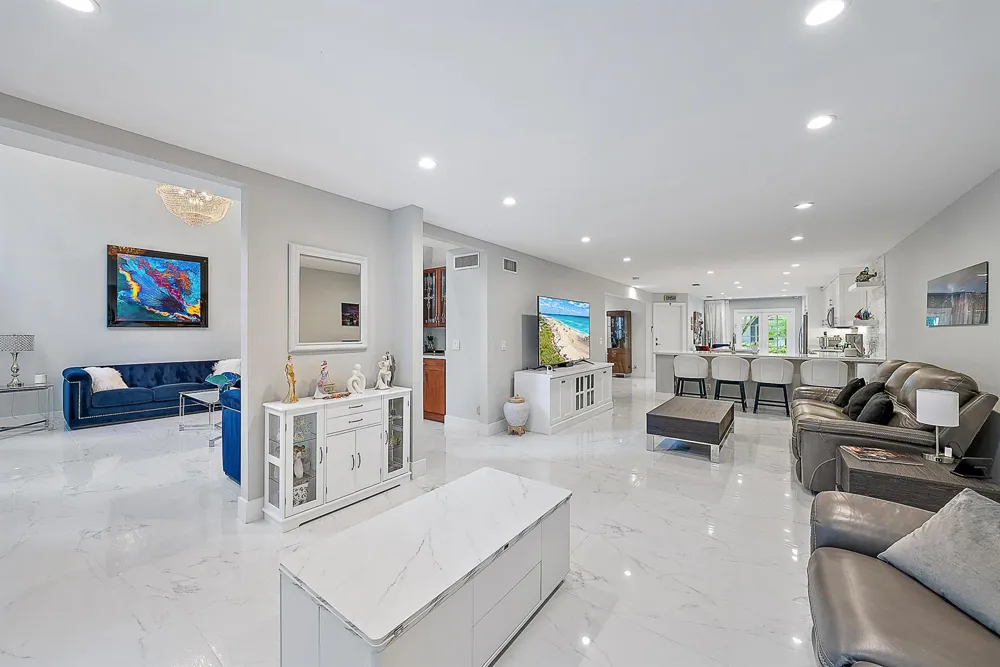 7 Grand Bay Circle Juno Beach, FL 33408