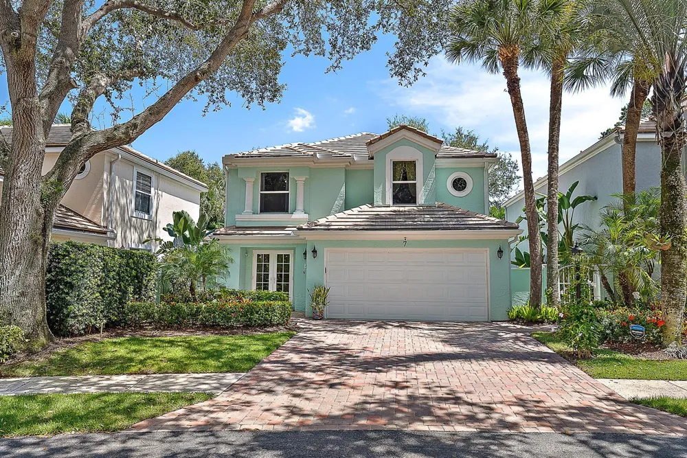 7 Grand Bay Circle Juno Beach, FL 33408