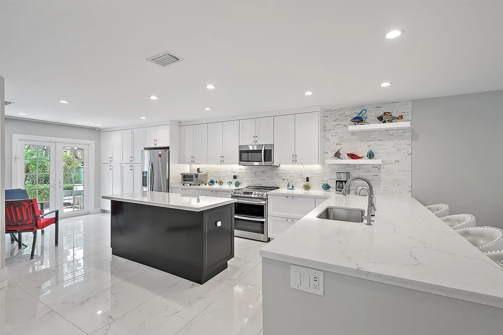 7 Grand Bay Circle Juno Beach, FL 33408