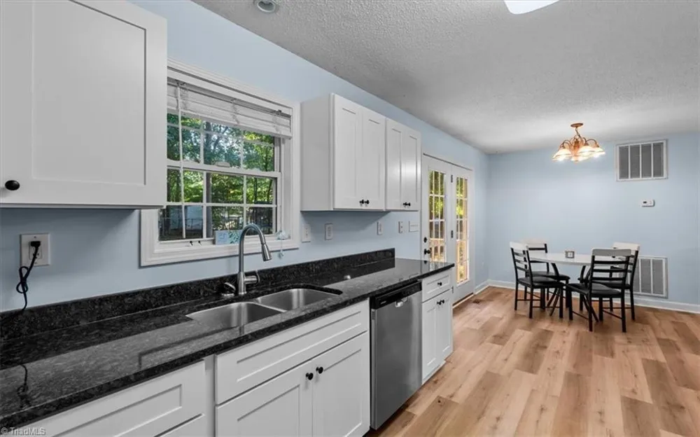 2279 Regency Drive Randleman, NC 27317