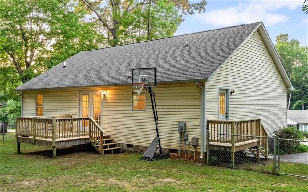 2279 Regency Drive Randleman, NC 27317