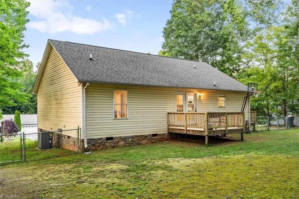 2279 Regency Drive Randleman, NC 27317