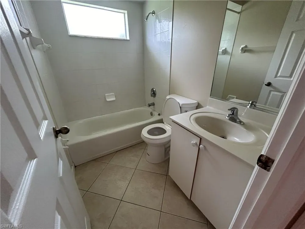 17 NE 16th Place Cape Coral, FL 33909