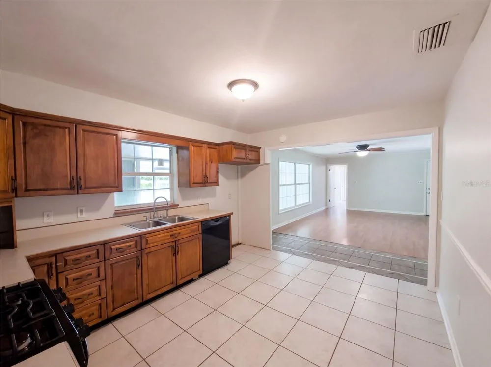 1310 SE 38TH COURT ocala, FL 34471