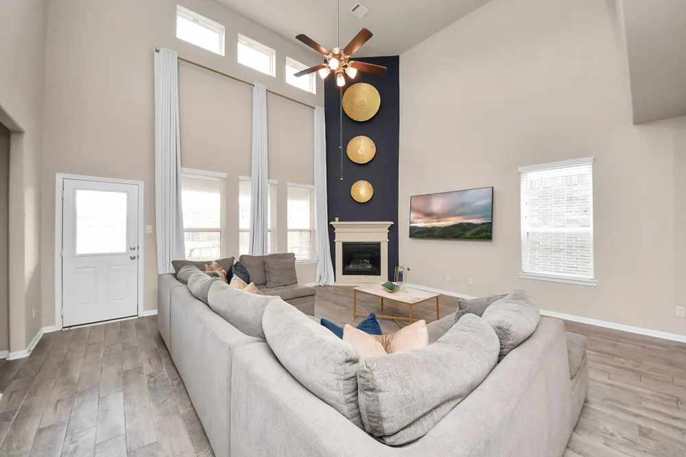 8402 Northern Pintail Drive Hockley, TX 77049