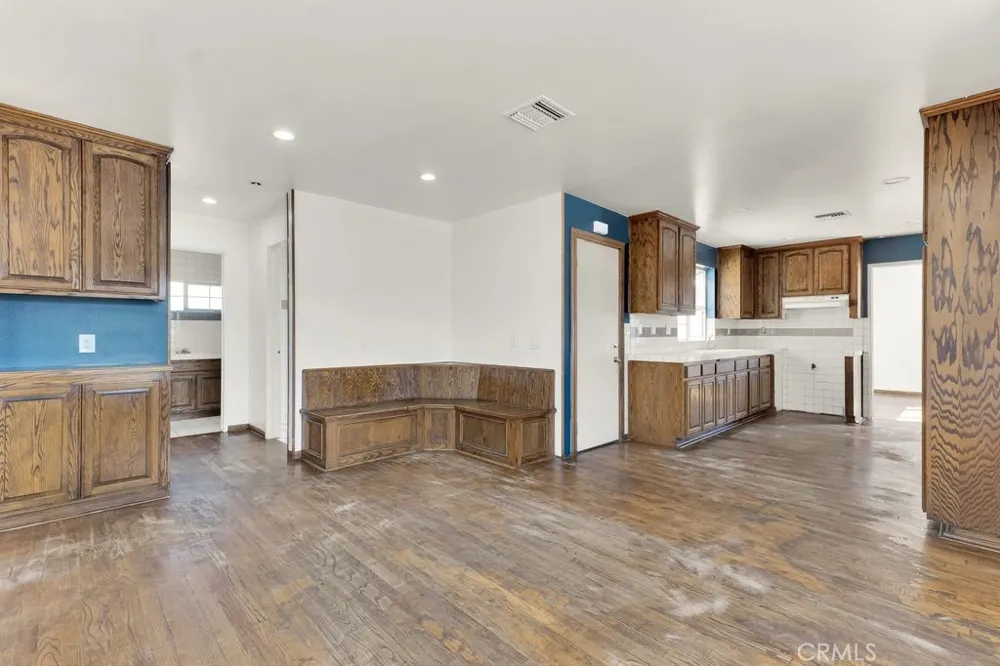 22319 Park Street Newhall, CA 91321