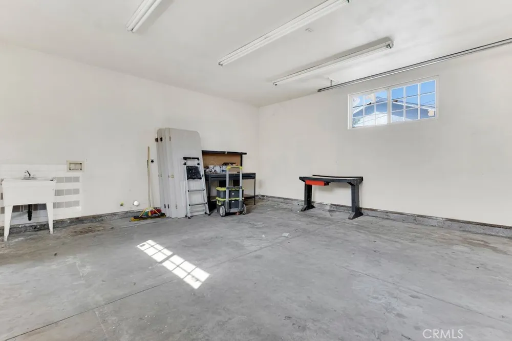 22319 Park Street Newhall, CA 91321