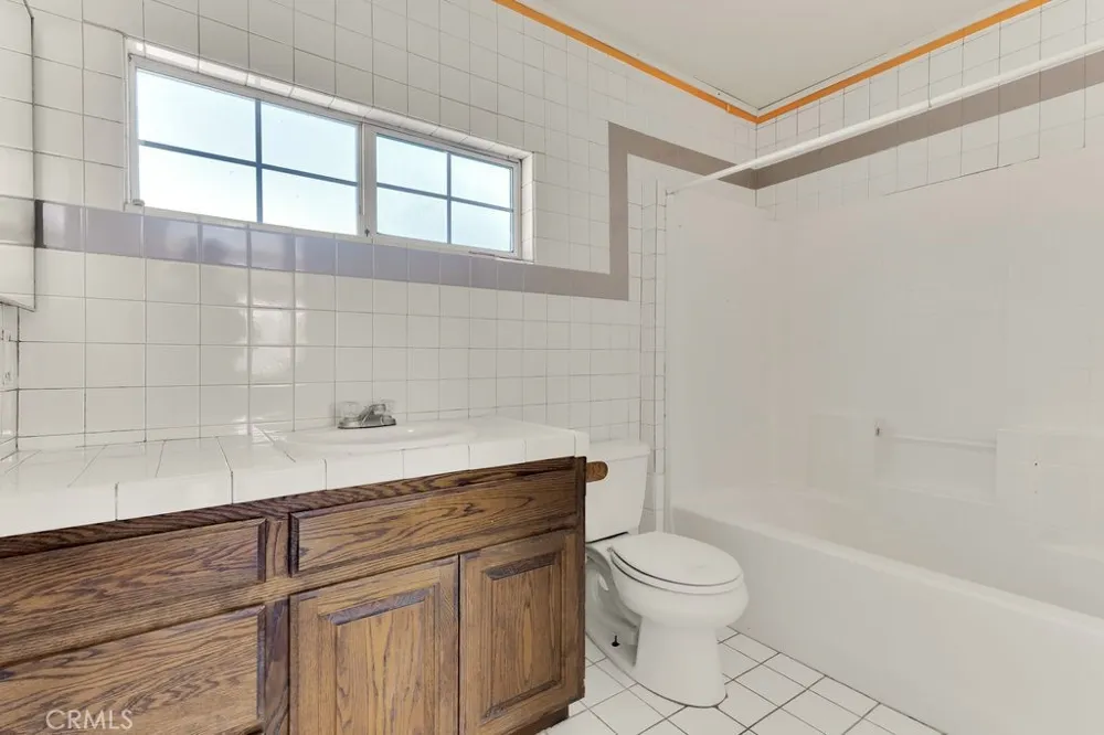 22319 Park Street Newhall, CA 91321