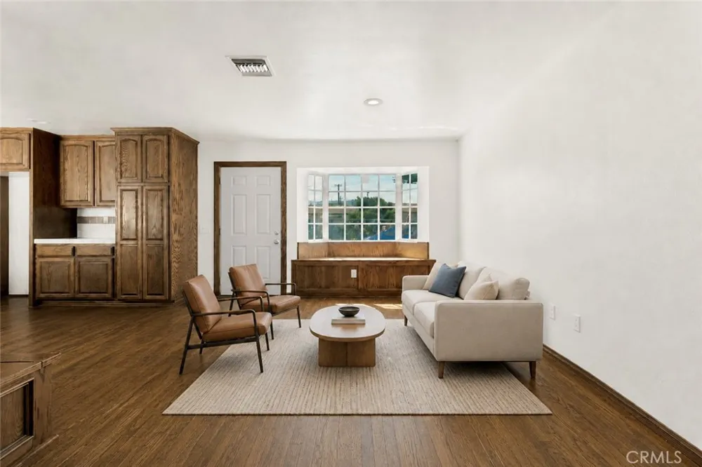 22319 Park Street Newhall, CA 91321