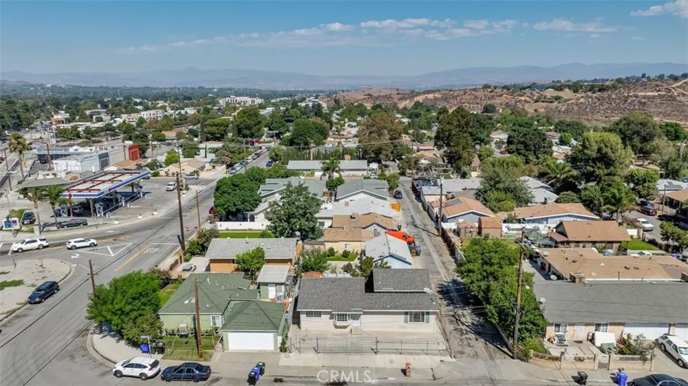 22319 Park Street Newhall, CA 91321