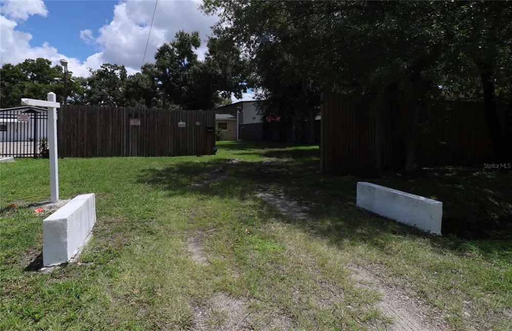 4617 CLARK AVENUE Tampa, FL 33614