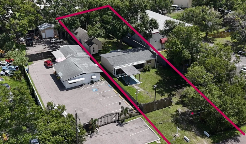 4617 CLARK AVENUE Tampa, FL 33614