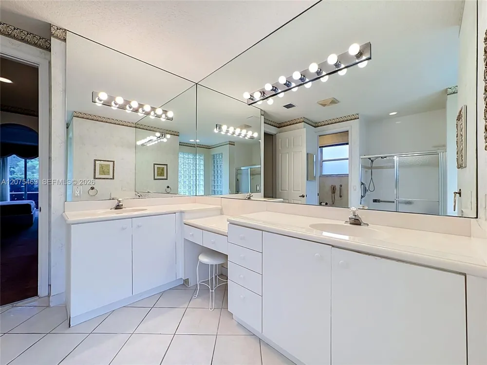7463 W Falls Rd W Boynton Beach, FL 33437