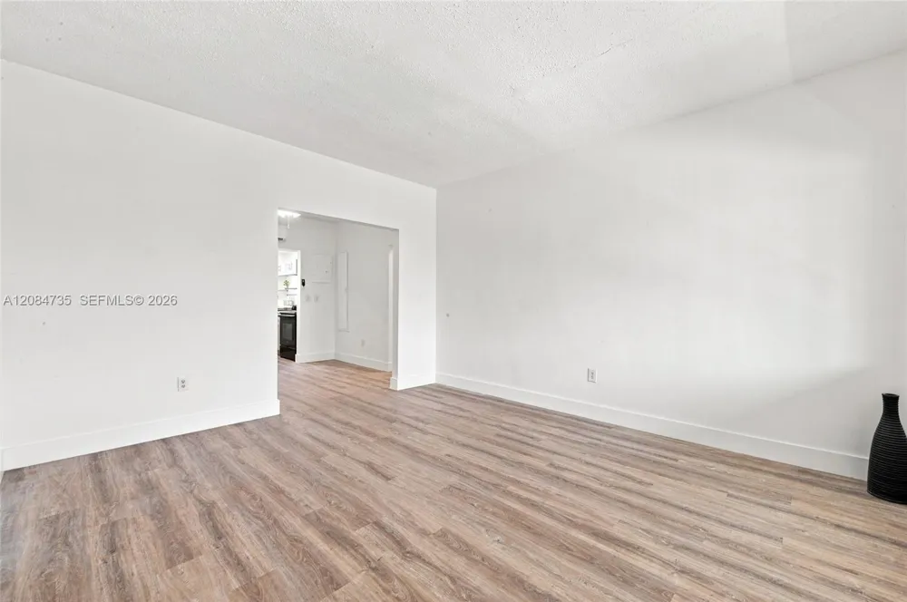 318 80th St #8 Miami, FL 33138