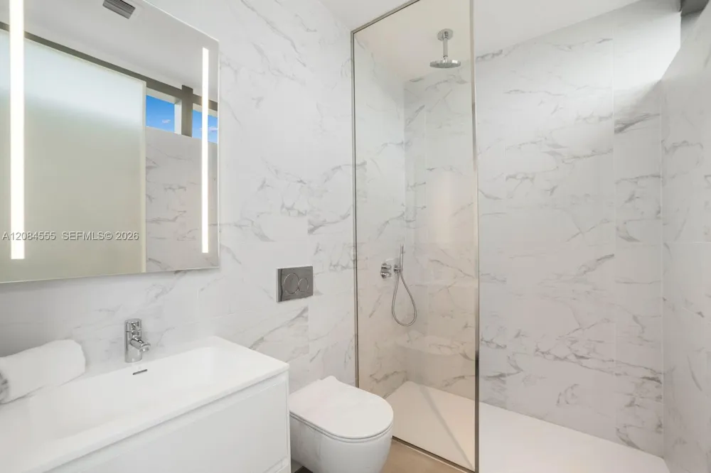 2000 S Ocean Dr #22A Hallandale Beach, FL 33009