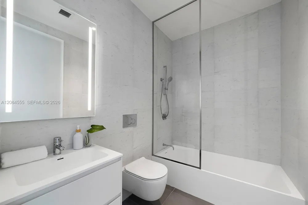 2000 S Ocean Dr #22A Hallandale Beach, FL 33009