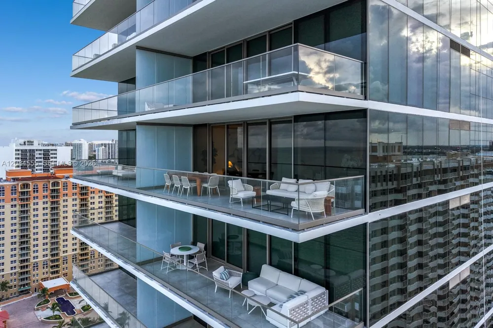 2000 S Ocean Dr #22A Hallandale Beach, FL 33009